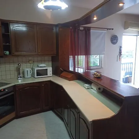 Giannis House In *