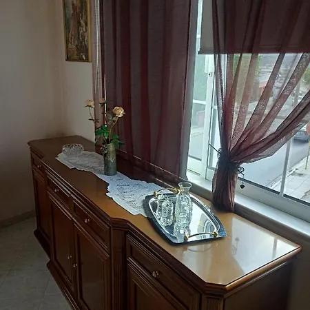 Giannis House In *